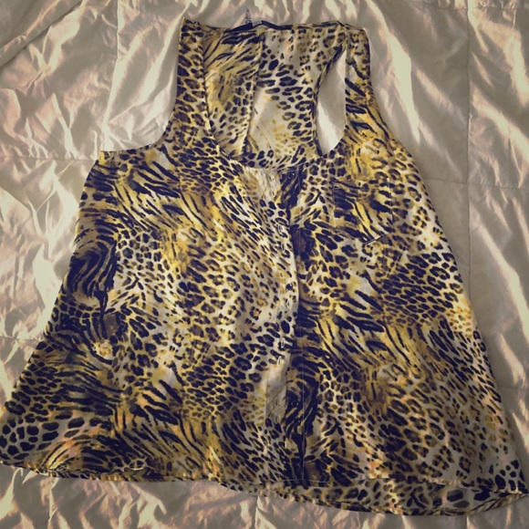 Fun and Flirty Animal Print Blouse - Wear Anytime! - Picture 1 of 3